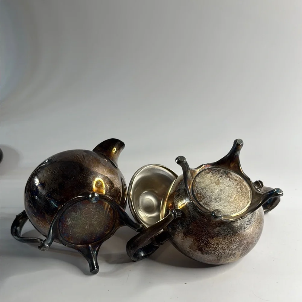 Vintage Sugar and Creamer set, I believe is Silver Plated - Picture 7 of 16